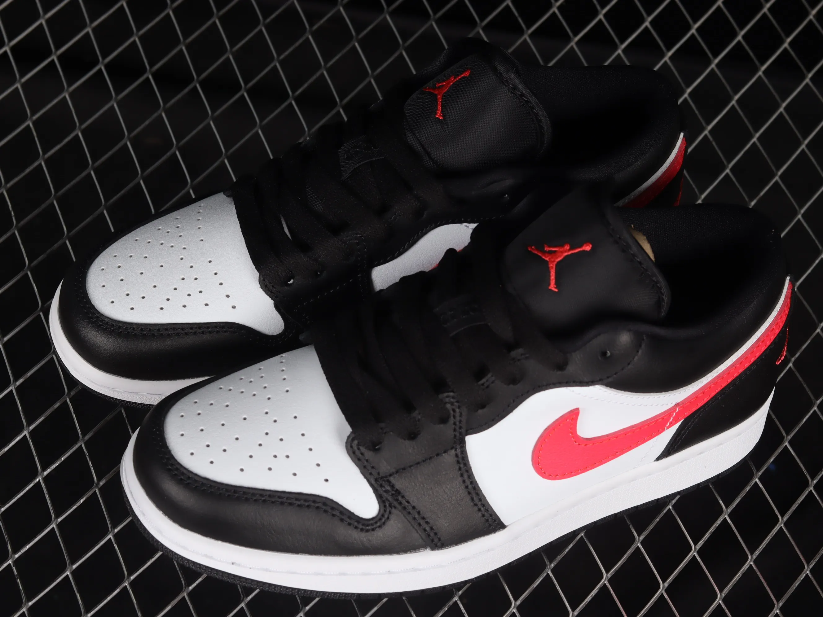 All categories Air Jordan Jordan series basketball shoes Air Jordan 1 Low G version pure original Air Jordan 1 Low "Siren Red" AJ1 Joe 1 black and white red low-top cultural basketball shoes DC0774-004